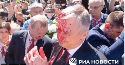 Βαρσοβία: Πέταξαν μπογιά στον Ρώσο πρέσβη (Βίντεο)