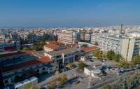Θεσσαλονίκη: Σε ΜΕΘ κοριτσάκι που παρασύρθηκε από το ΙΧ του πατέρα του