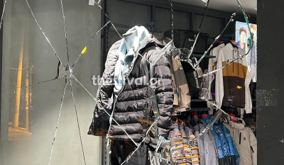 Θεσσαλονίκη: Κουκουλοφόροι επιτέθηκαν με βαριοπούλες σε καταστήματα της Τούμπας