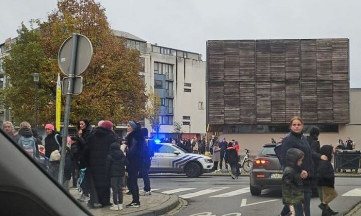 Συναγερμός στις Βρυξέλλες: Προειδοποιήσεις για βόμβες σε σχολείο και στο πάρκο Λεοπόλντ πίσω από το ευρωκοινοβούλιο