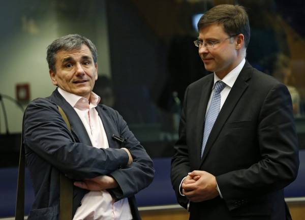 Στο Eurogroup «κληρώνει» για συντάξεις και αντίμετρα