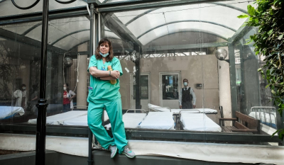 Γιαννάκος: «Απολύονται συμβασιούχοι στα νοσοκομεία και εγκαθίστανται εργολάβοι»