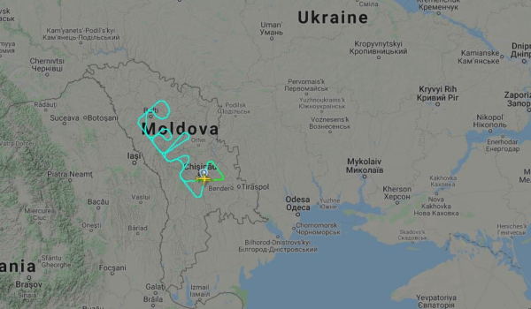 Πιλότος έγραψε στον ουρανό «relax» κοντά στα σύνορα της Ουκρανίας (Βίντεο)