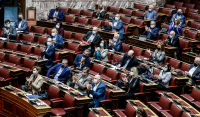 Ο ΣΥΡΙΖΑ κατέθεσε τροπολογία για την καθιέρωση του όρου «γυναικοκτονία» στην ποινική νομοθεσία