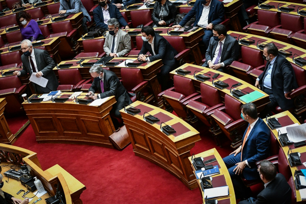 Βουλή: Εξεταστική επιτροπή για λίστες Πέτσα και Opinion Poll με 142 «Ναι»
