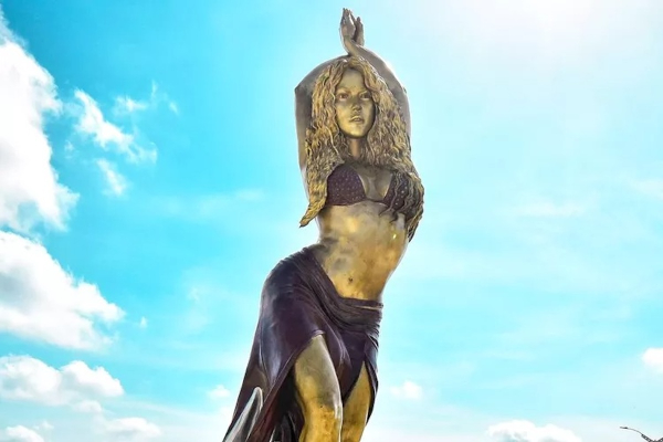 Shakira: Έγινε τεράστιο άγαλμα στην Κολομβία – Χορεύει όπως στο «Hips Don’t Lie» (βίντεο)