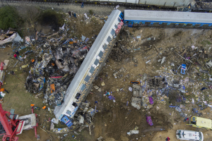 Τέμπη: Βρέθηκε οστό θύματος της σιδηροδρομικής τραγωδίας σε ιδιωτικό οικόπεδο όπου μεταφέρθηκαν μπάζα