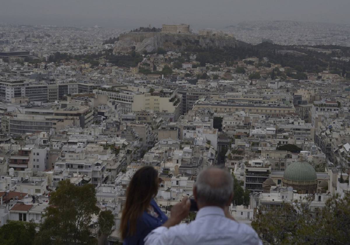 Γιατί κατεδαφίζονται ολόκληρα οικοδομικά τετράγωνα στην Αθήνα
