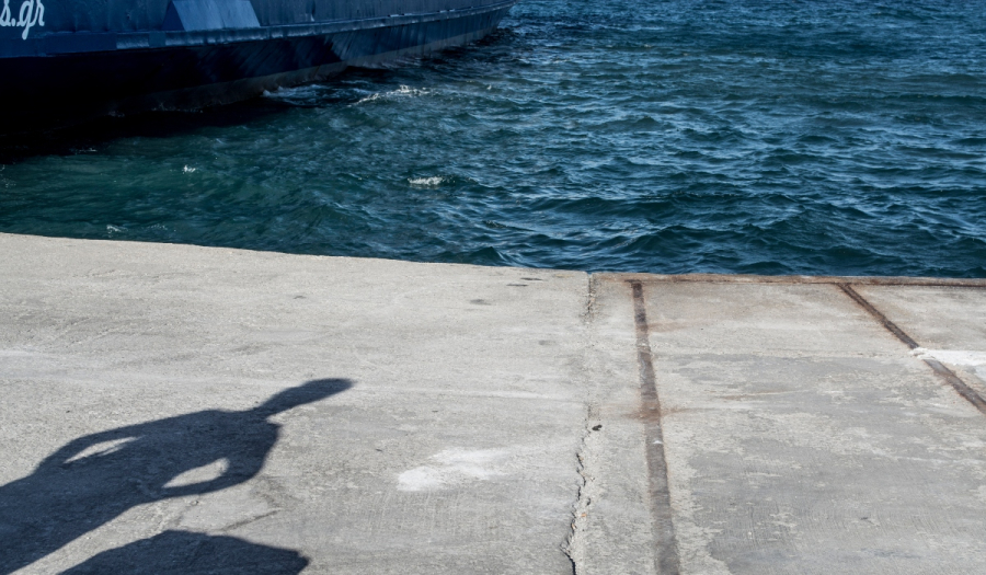 Τραγωδία στη Ραφήνα: Δέθηκε σε καροτσάκι, έπεσε στη θάλασσα και πέθανε - Είχε αφήσει σημείωμα