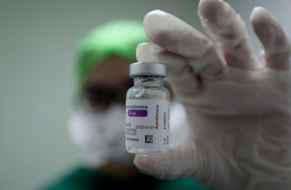 Νέο εμβόλιο ετοιμάζει η AstraZeneca