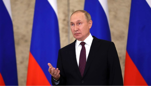 Ο Πούτιν υπέγραψε τροποποιήσεις του ρωσικού ποινικού κώδικα σχετικά με τη λεηλασία, τη λιποταξία και την παράδοση
