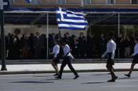 Εικόνες από τη μαθητική παρέλαση της 25ης Μαρτίου - Πλήθος κόσμου στο κέντρο της Αθήνας