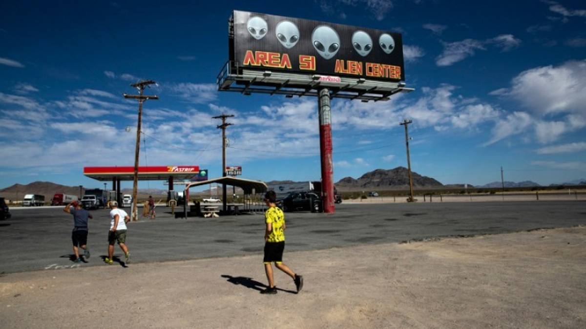 Εισβολή στην Περιοχή 51: Οι λάτρεις των UFO συγκεντρώνονται στην έρημο