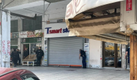 Ληστεία στη Θεσσαλονίκη: Η γκάφα των δραστών που έριξε τα ρολά στο κατάστημα εγκλωβίζοντάς τους