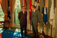 Χένρι Κίσινγκερ, ο «μάγος της διπλωματίας» με τον σκοτεινό ρόλο στην τουρκική εισβολή στην Κύπρο το 1974