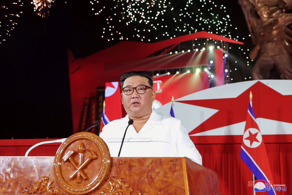 Βόρεια Κορέα: Ο Κιμ Γιονγκ Ουν κήρυξε τη νίκη κατά του κορονοϊού - Ίσως αρρώστησε και εκείνος