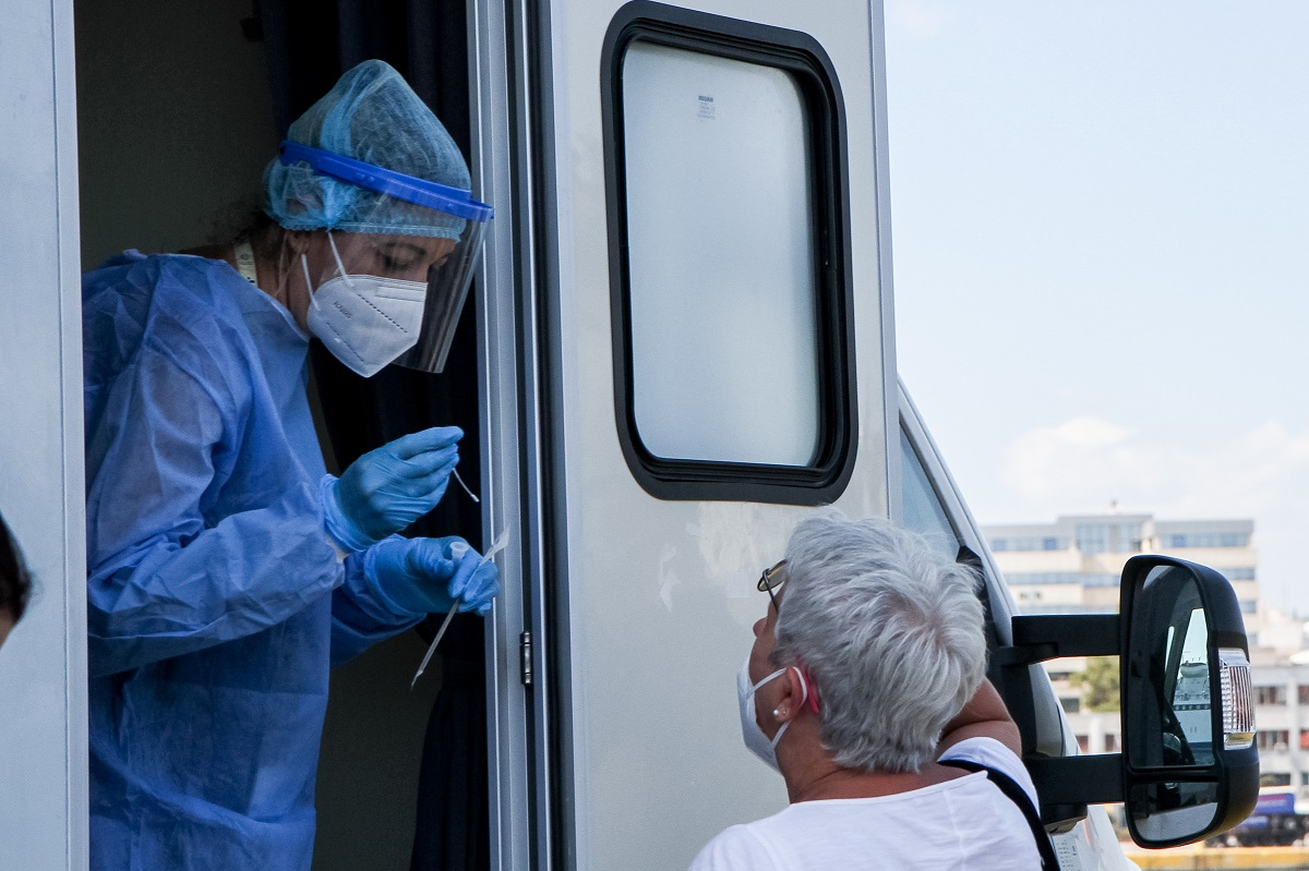 Κρούσματα σήμερα 5/9: «Τσίμπησαν» 4 περιοχές, γονάτισαν οι εμβολιασμοί