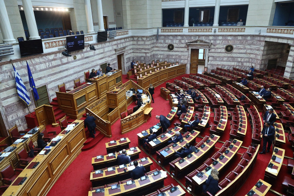 Βουλή: «Μετωπική» για Μίχο και Ποινικούς Κώδικες