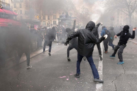 Ξανά πεδίο μάχης το Παρίσι - Βίαια επεισόδια και συγκρούσεις για 11η ημέρα (βίντεο)