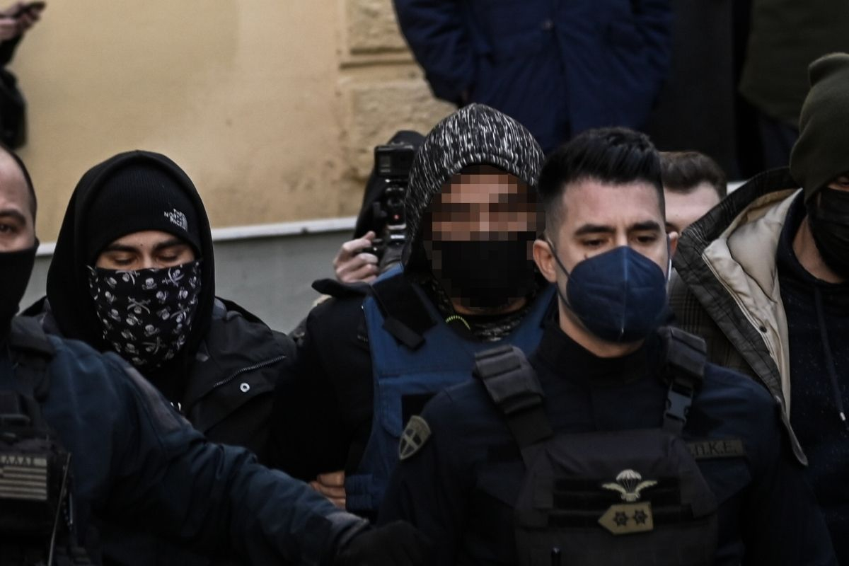 Αργυρούπολη: Προθεσμία δύο ημερών για να απολογηθεί έλαβε ο 46χρονος - Aποδοκιμάστηκε στα δικαστήρια