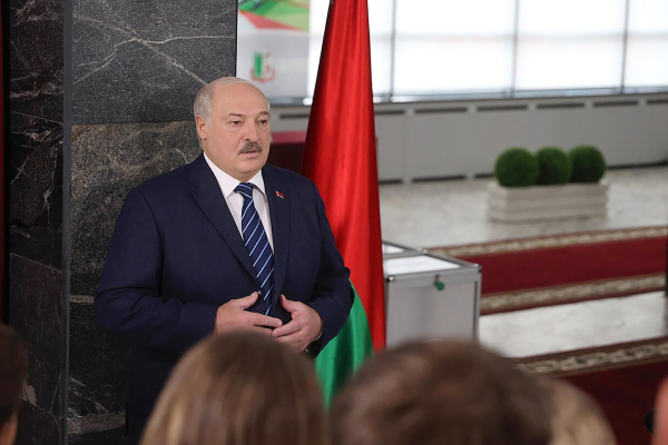 Λευκορωσία: Στις κάλπες οι πολίτες για τις βουλευτικές εκλογές – Μια «φάρσα» βλέπει η αντιπολίτευση