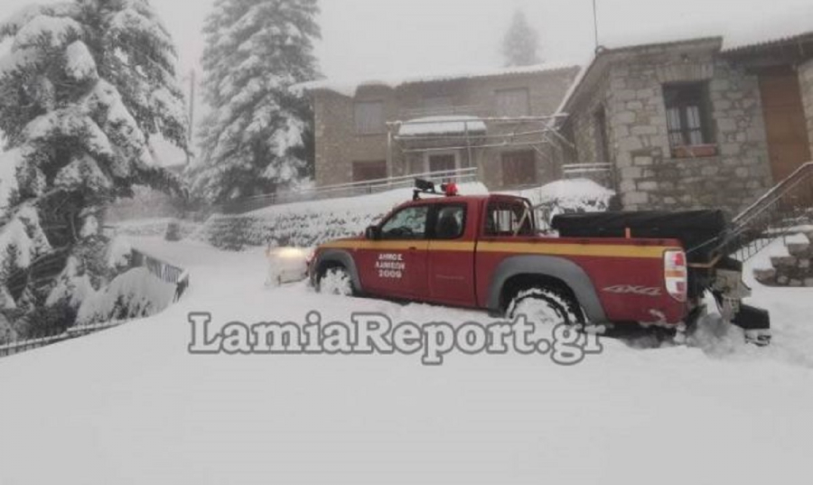 Κακοκαιρία: Χιονίζει ξανά σε Δομοκό, Καρπενήσι και χωριά της Λαμίας