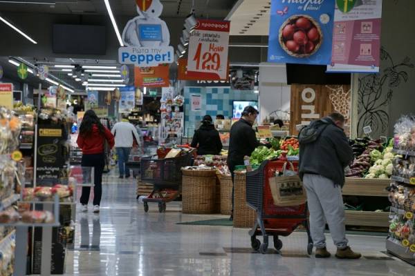 Σούπερ μάρκετ και καταστήματα: Το ωράριο λειτουργίας σήμερα