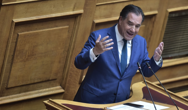 Οι προκλήσεις του Άδωνη Γεωργιάδη στη Βουλή: Είναι ένα φιλεργατικό νομοσχέδιο