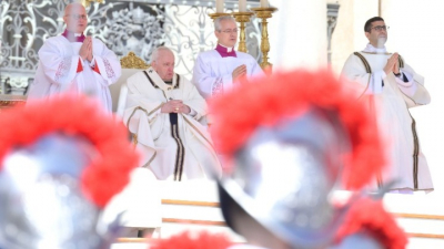Πάπας Φραγκίσκος: «Να μην συνηθίσουμε στον πόλεμο»
