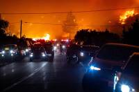 Καλιφόρνια: Μαζικές εκκενώσεις σπιτιών - Τουλάχιστον 6 νεκροί από τις φωτιές