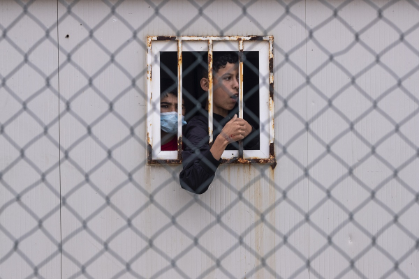 ΕΔΑΔ: Καταδίκες Ελλάδας, Ισπανίας, Ουγγαρίας για απάνθρωπη μεταχείριση σε ασυνόδευτα ανήλικα