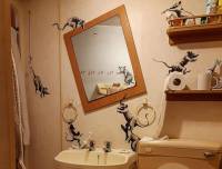 O Banksy μένει σπίτι του και ζωγραφίζει αρουραίους στην τουαλέτα του