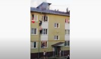 Απίστευτη διάσωση στη Ρωσία: Πώς απεγκλωβίστηκαν τρία παιδιά από φλεγόμενο κτίριο