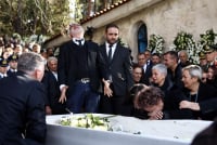 Κηδεία υποσμηναγού Τουρούτσικα - «Αθάνατος»: 8 συγκλονιστικά καρέ στο τελευταίο αντίο