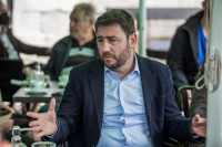 Ανδρουλάκης: Το «χαρτί» της τρικομματικής χωρίς πρωθυπουργό τον Μητσοτάκη