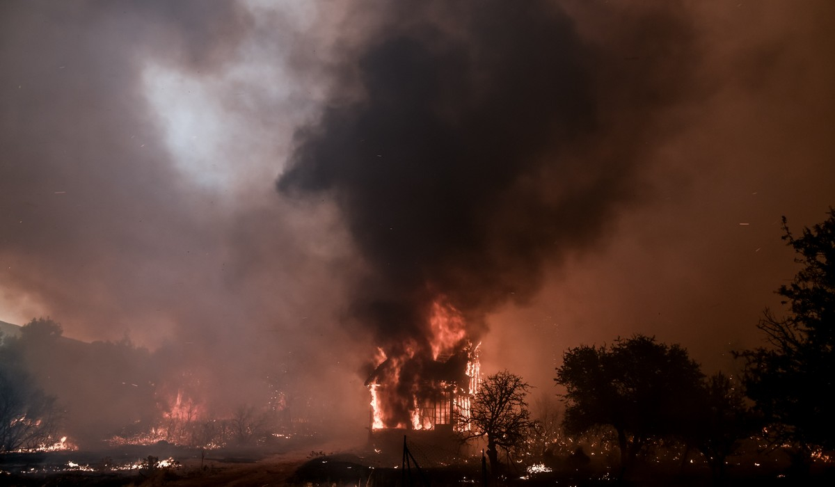 Φωτιές: Σε 821 ανέρχονται ως τώρα τα ακατάλληλα σπίτια