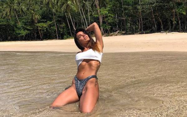 Η Κόνι Μεταξά έφερε αναταράξεις στο Instagram με τις πόζες της