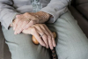 Ακρωτηρίασαν δάχτυλα ηλικιωμένης λόγω επιπλοκών του κορονοϊού