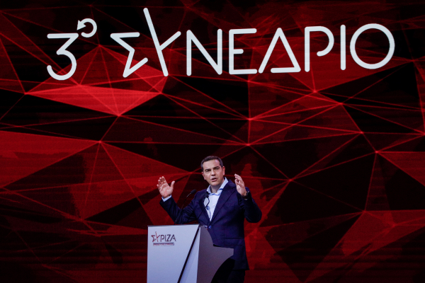 Συνέδριο ΣΥΡΙΖΑ: Απόλυτος κυρίαρχος ο Αλέξης Τσίπρας μετά το πρώτο «κρας τεστ» με την «Ομπρέλα»