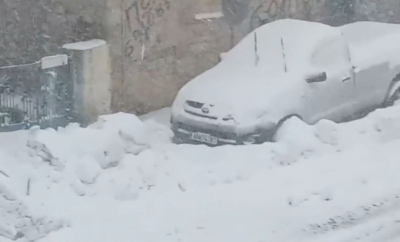 Η κακοκαιρία σφυροκοπά την Κρήτη: Μάχη με τον χιονιά για να μείνουν ανοιχτοί οι δρόμοι