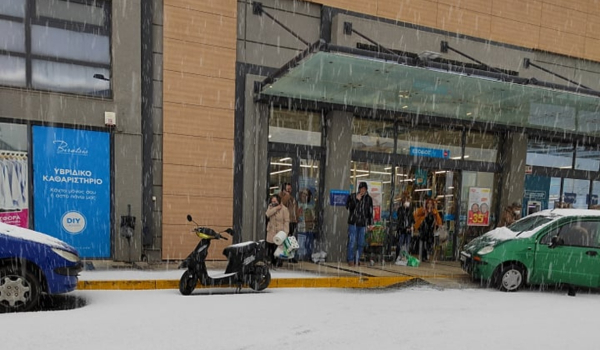 Κακοκαιρία Φίλιππος: Μέχρι και χιονοχάλαζο έπεσε στην Τρίπολη - Στα λευκά τα Βίλια (Βίντεο)