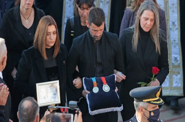 Αλέξανδρος Νικολαΐδης: Συγκινεί ο Μουρούτσος για την κηδεία - «Έτρεμαν τα πόδια μου, μου είχαν κοπεί τα χέρια»