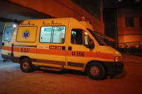 Σοβαρό τροχαίο στην Αρτέμιδα - Χωρίς τις αισθήσεις του ανασύρθηκε ο οδηγός