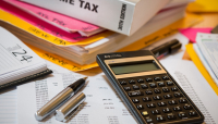 Φορολογικές δηλώσεις: Πώς κερδίζετε έκπτωση 3% - Ποιοι πληρώνουν έξτρα φόρο