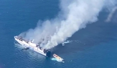 Φωτιά στο πλοίο: Ελεύθεροι ο πλοίαρχος και οι δύο μηχανικοί - Στην Κέρκυρα οι συγγενείς των 3 ελλήνων αγνοουμένων