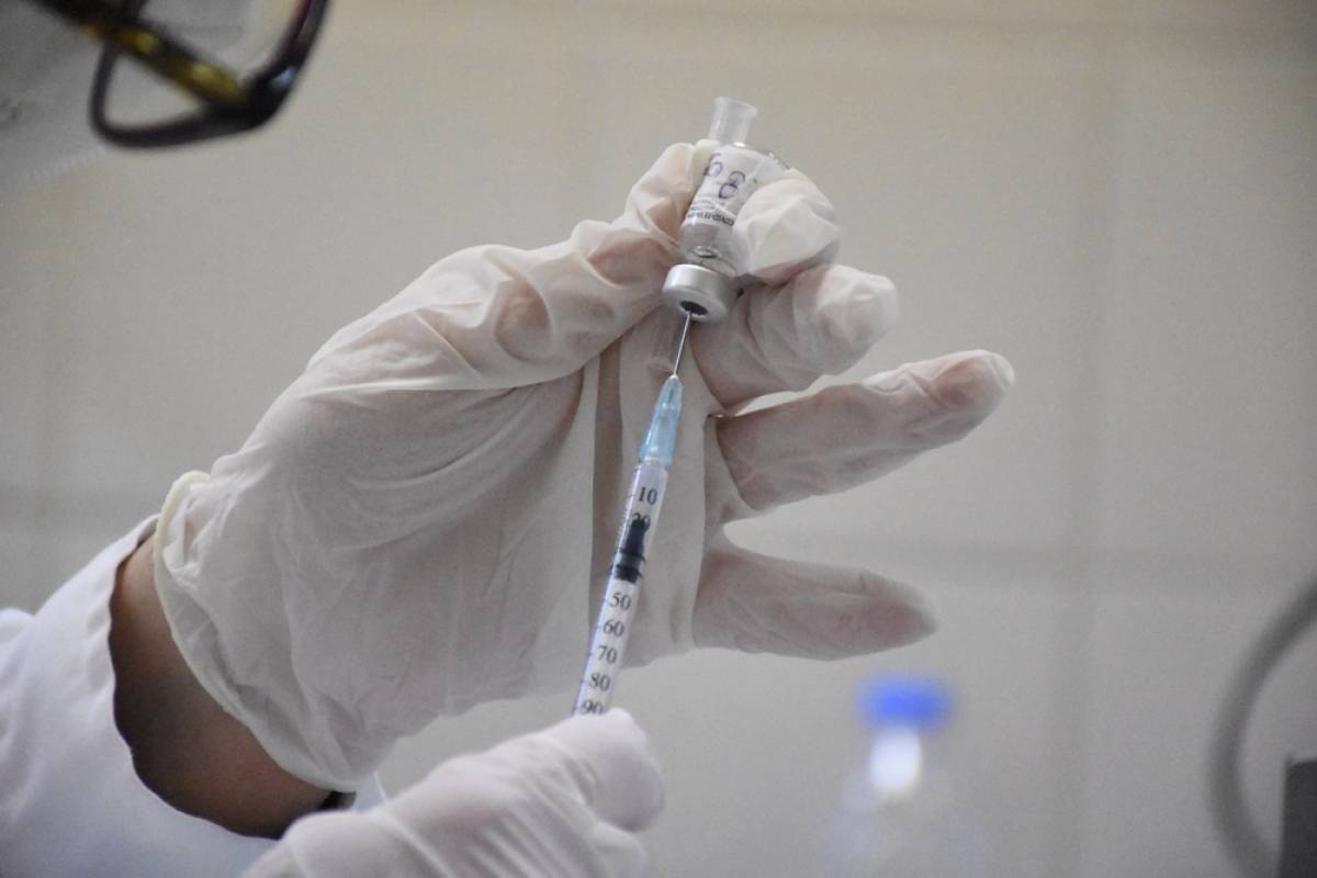 ΠΟΕΔΗΝ: Μπάχαλο με τους εμβολιασμούς - Έκλεισαν ραντεβού ανά 15λεπτο σε υπέργηρους