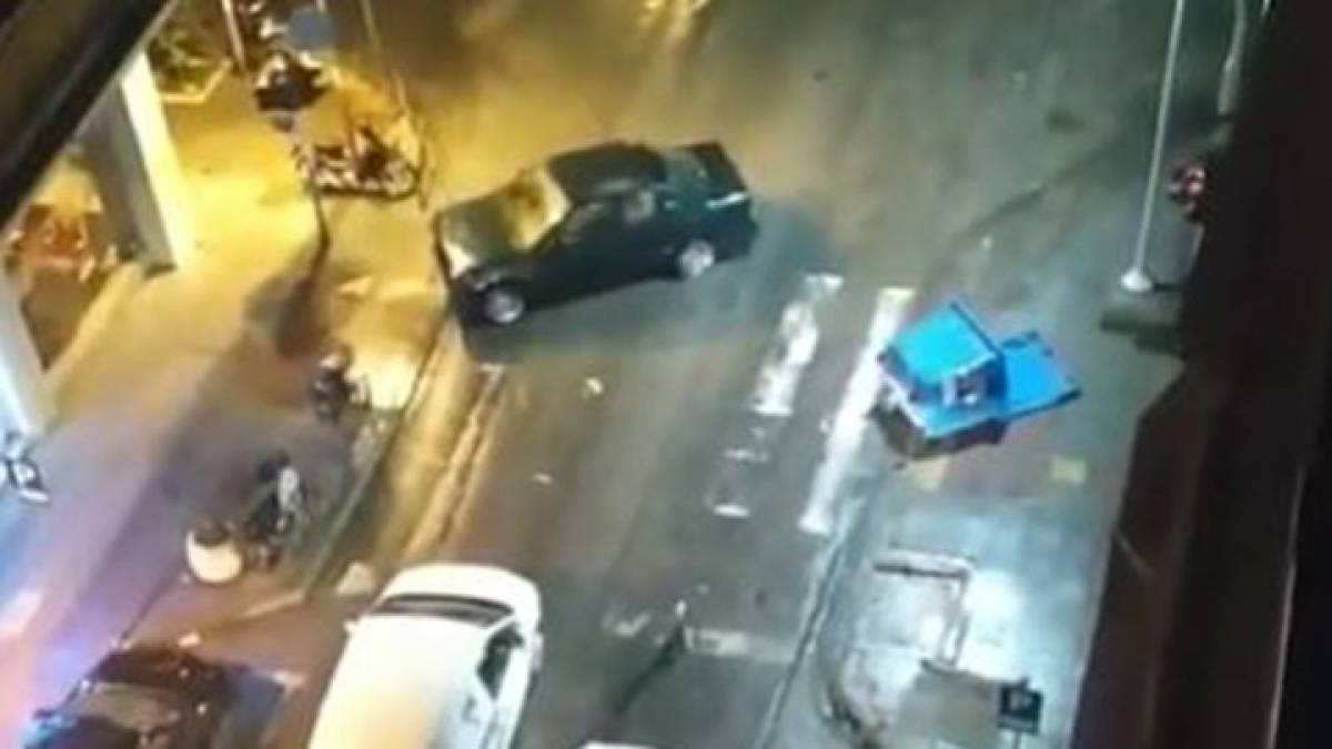 Θεσσαλονίκη: Τράκαρε ό,τι βρέθηκε στον δρόμο του, παράτησε το αμάξι του κι έφυγε