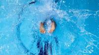 Κινδύνευσε κοριτσάκι σε πισίνα – Σωτήρια η επέμβαση του ναυαγοσώστη