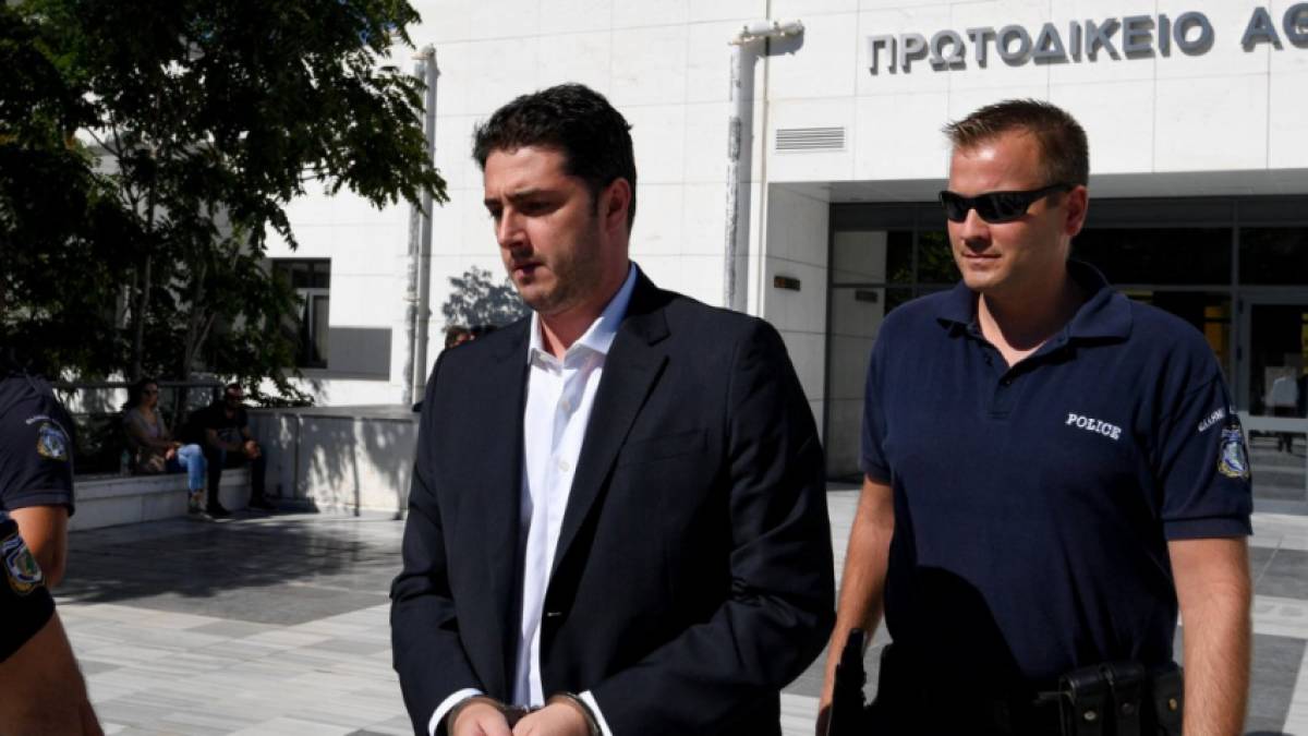Πολιτική κόντρα ΣΥΡΙΖΑ - ΝΔ για την αποφυλάκιση Φλώρου