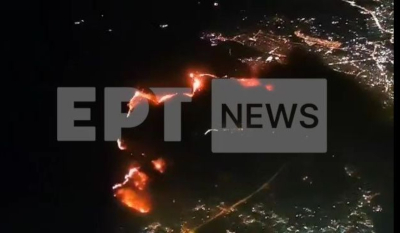 Σοκ και δέος - Η φωτιά στην Πάρνηθα όπως φαίνεται από αεροπλάνο στα 35.000 πόδια (βίντεο)